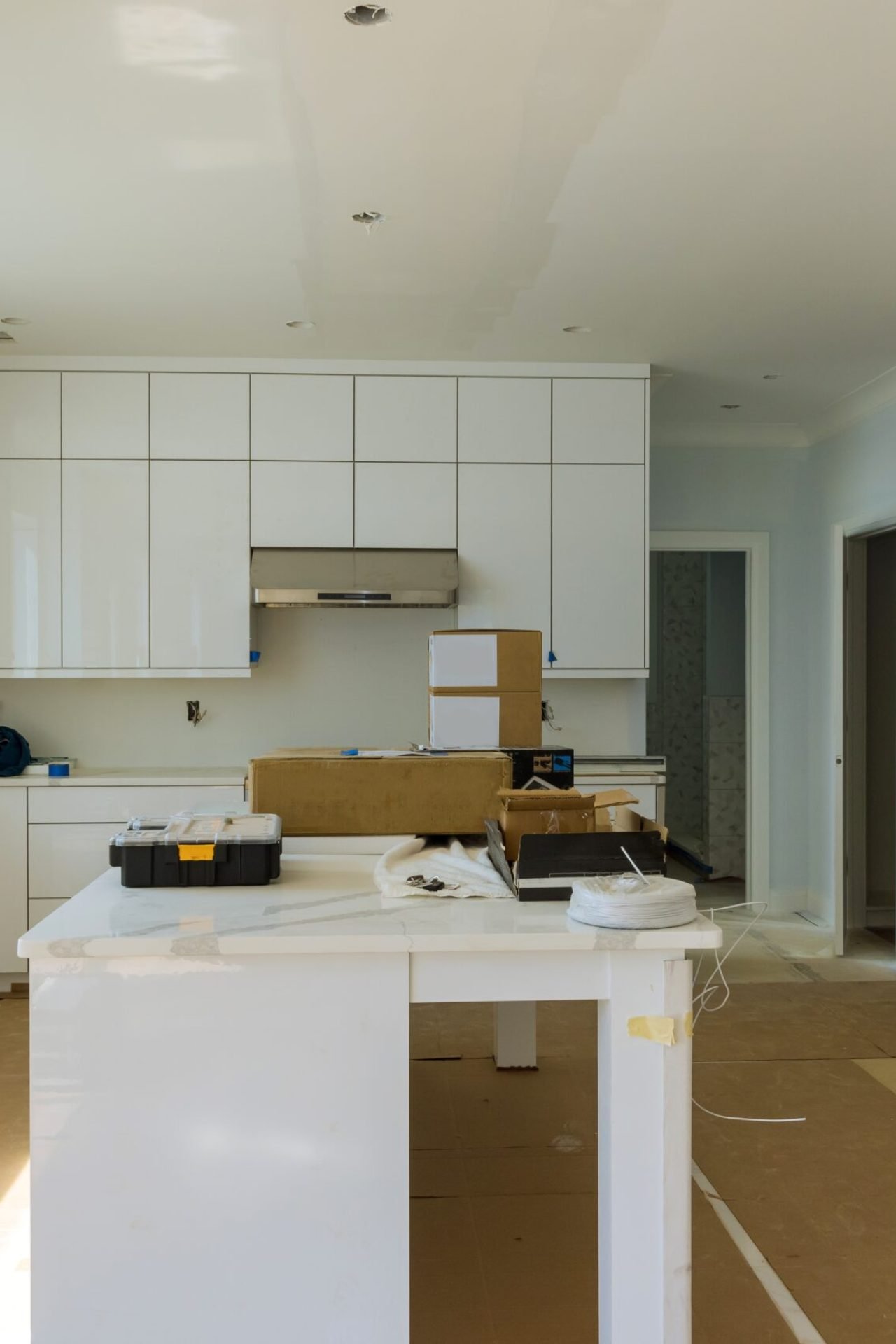 White of kitchen wooden cabinets with contemporary White of kitchen wooden cabinets with contemporary of installation base